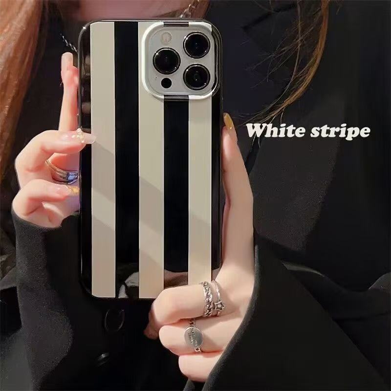 Phone Cases Drawing - Small Niche Fresh Art Design With